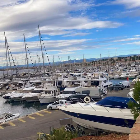 Appartement Balcon, Parking, Piscine Et Clim' A 2 Pas Du Port Santa Lucia