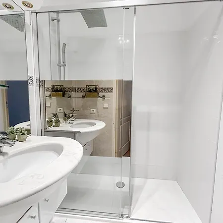T2 35m2 Clim, Piscine, Balcon Et Parking Prive A 2 Pas Du Port Santa Lucia *