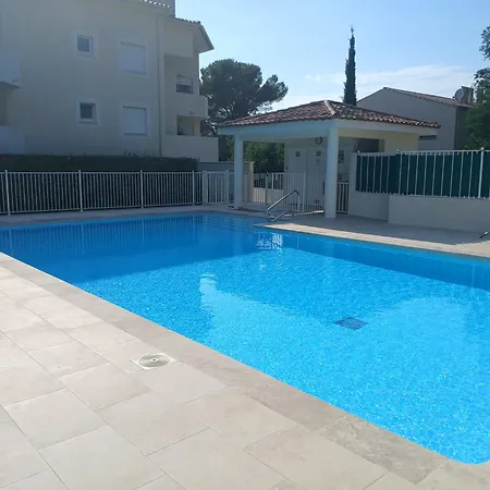 Daire T2 35m2 Clim, Piscine, Balcon Et Parking Prive A 2 Pas Du Port Santa Lucia