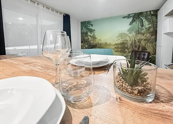 T2 35m2 Clim, Piscine, Balcon Et Parking Prive A 2 Pas Du Port Santa Lucia Saint-Raphaël