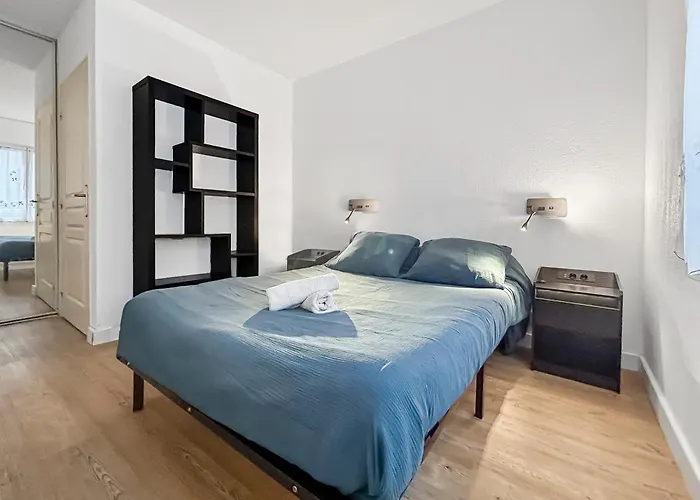 Apartment T2 35m2 Clim, Piscine, Balcon Et Parking Prive A 2 Pas Du Port Santa Lucia Saint-Raphaël