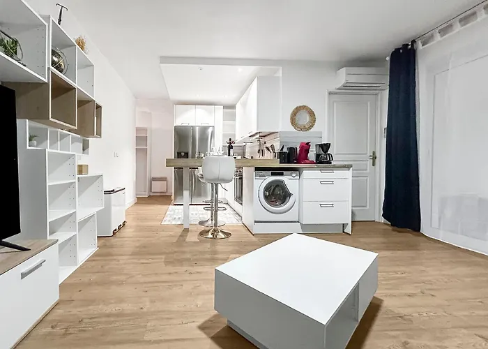Apartment T2 35m2 Clim, Piscine, Balcon Et Parking Prive A 2 Pas Du Port Santa Lucia Saint-Raphaël
