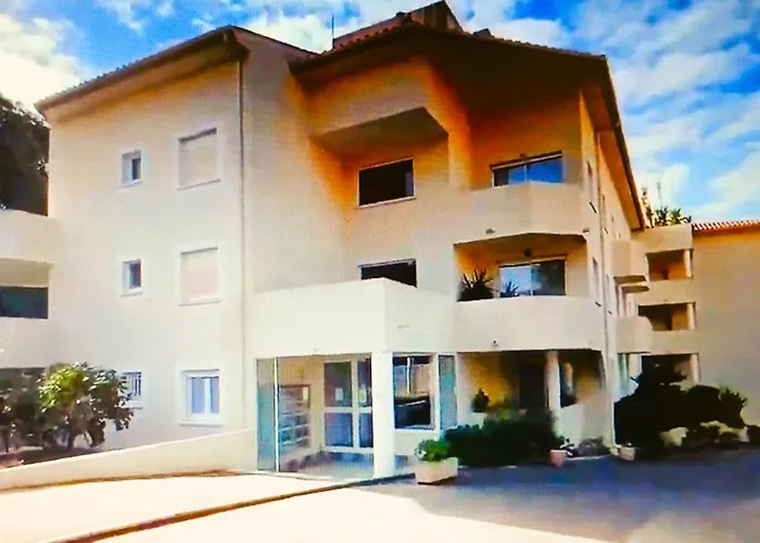 Apartment T2 35m2 Clim, Piscine, Balcon Et Parking Prive A 2 Pas Du Port Santa Lucia